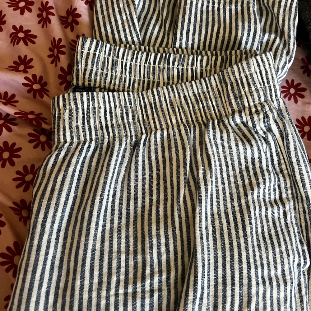 Old Navy Navy and White Striped Wide Leg Pants